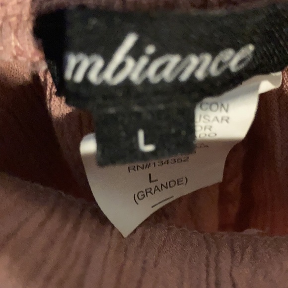 Woman’s open sided shorts - Picture 2 of 3